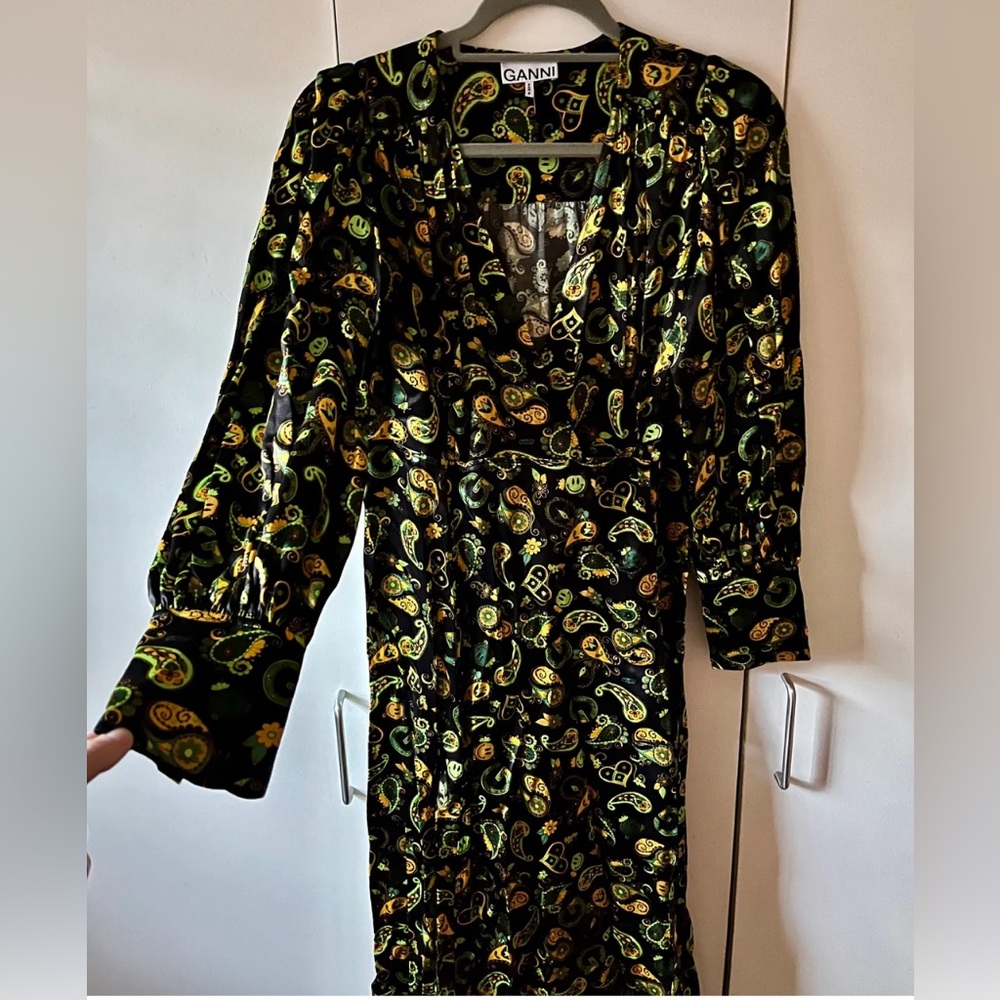 Ganni Smiley Dress, like new! Satin midi maxi wrap eleganza
